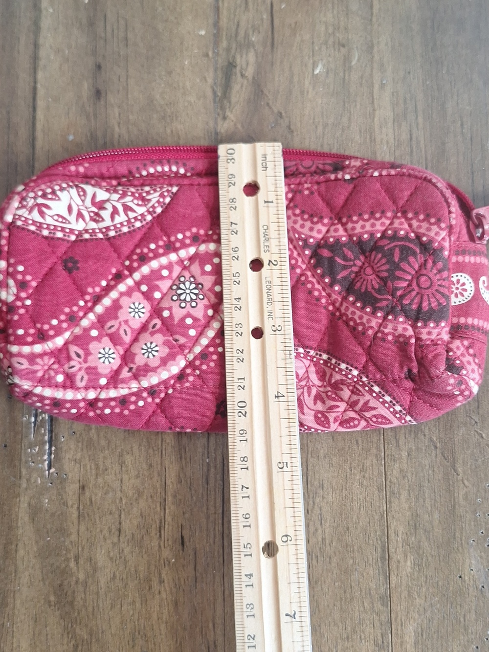 Vera Bradley Mesa Red Quilted All-In-One Wristlet Wallet - Retired Pattern - Picture 9 of 10